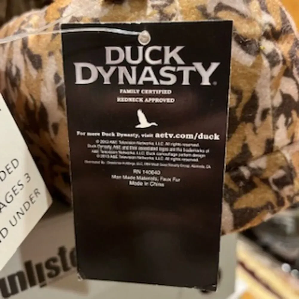 Size: 10 - 11 Duck Dynasty Shoe Slippers ........ One Size Fits Most New w/ Tags